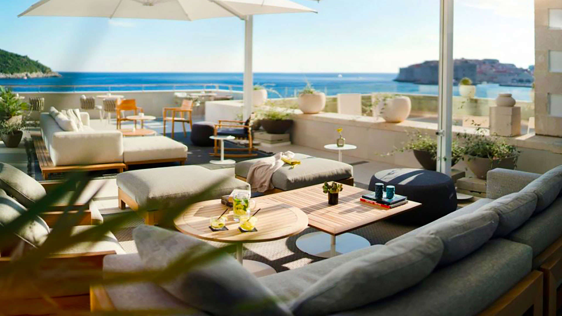 Excelsior Lounge Ude2