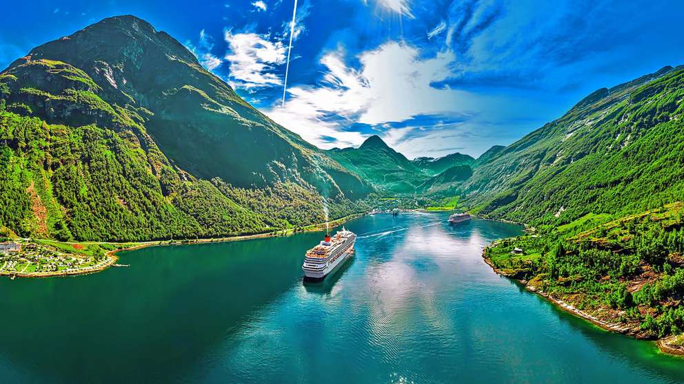 Geiranger Costa Paa Vej